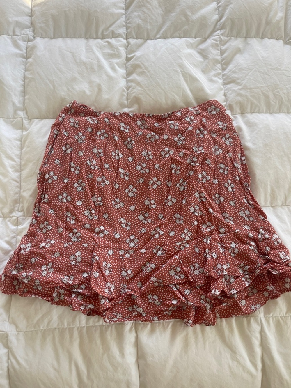 Lulu's Rust Floral Mini Skirt with White Daisy Print